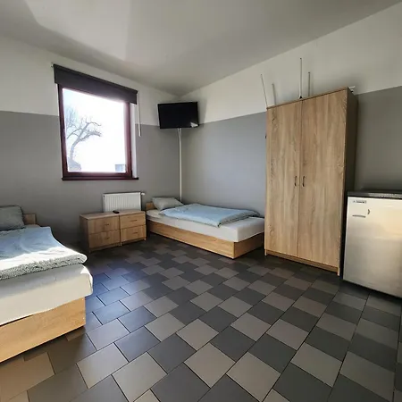 ホームステイ Pracownicze